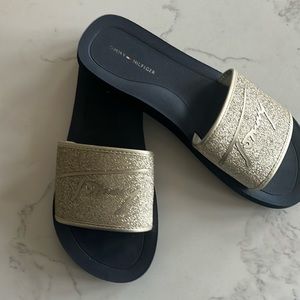 Size 8 Tommy Bahama slides